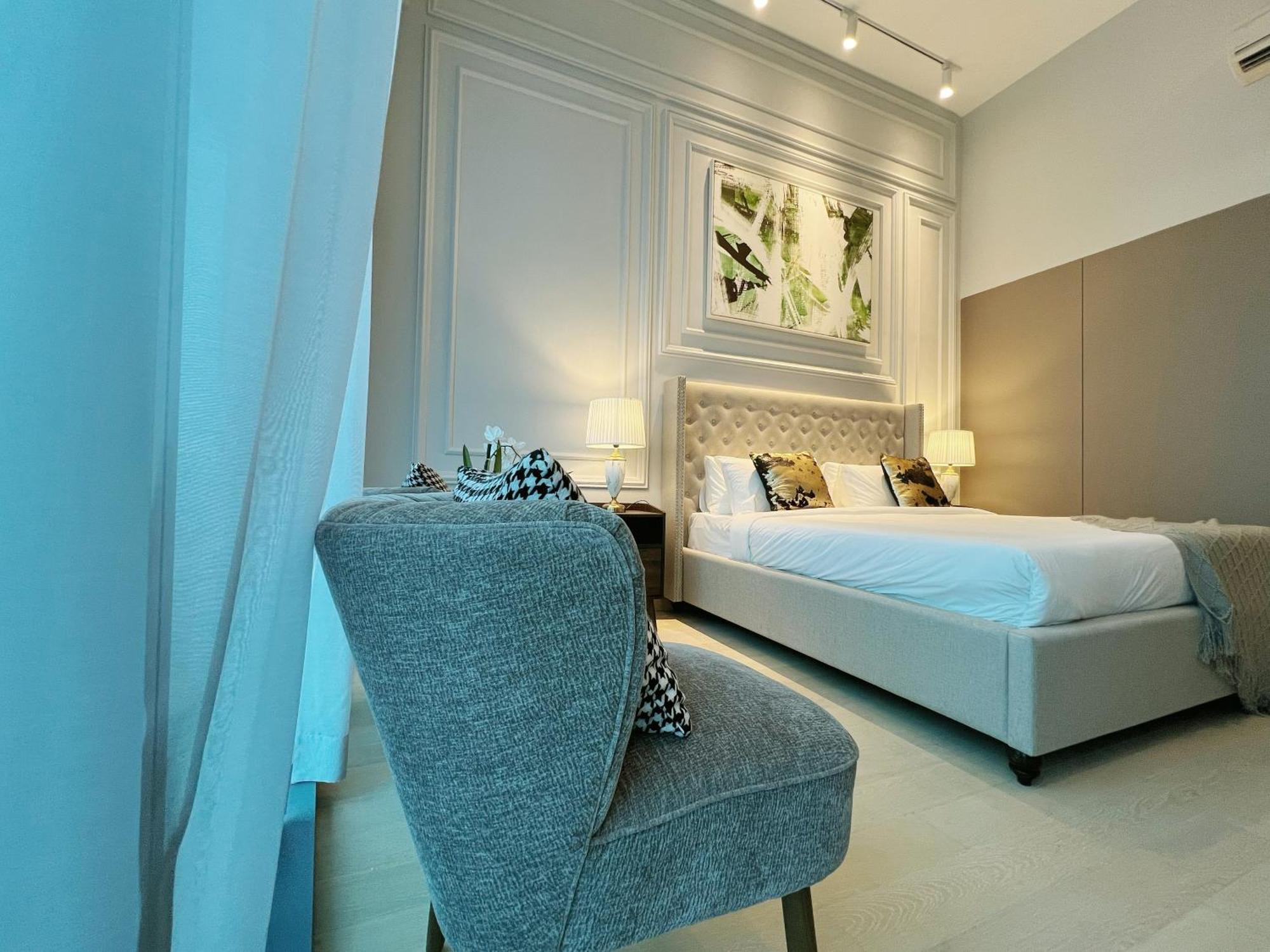 The Eaton Residences By Times 8 Aparthotel *