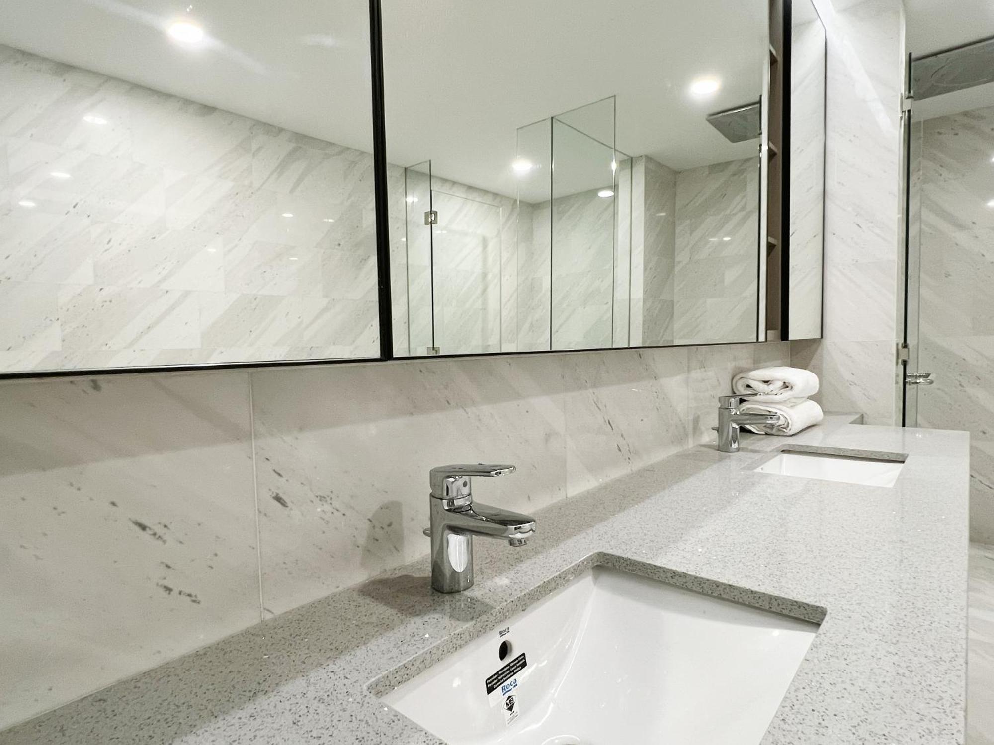 Aparthotel The Eaton Residences By Times 8