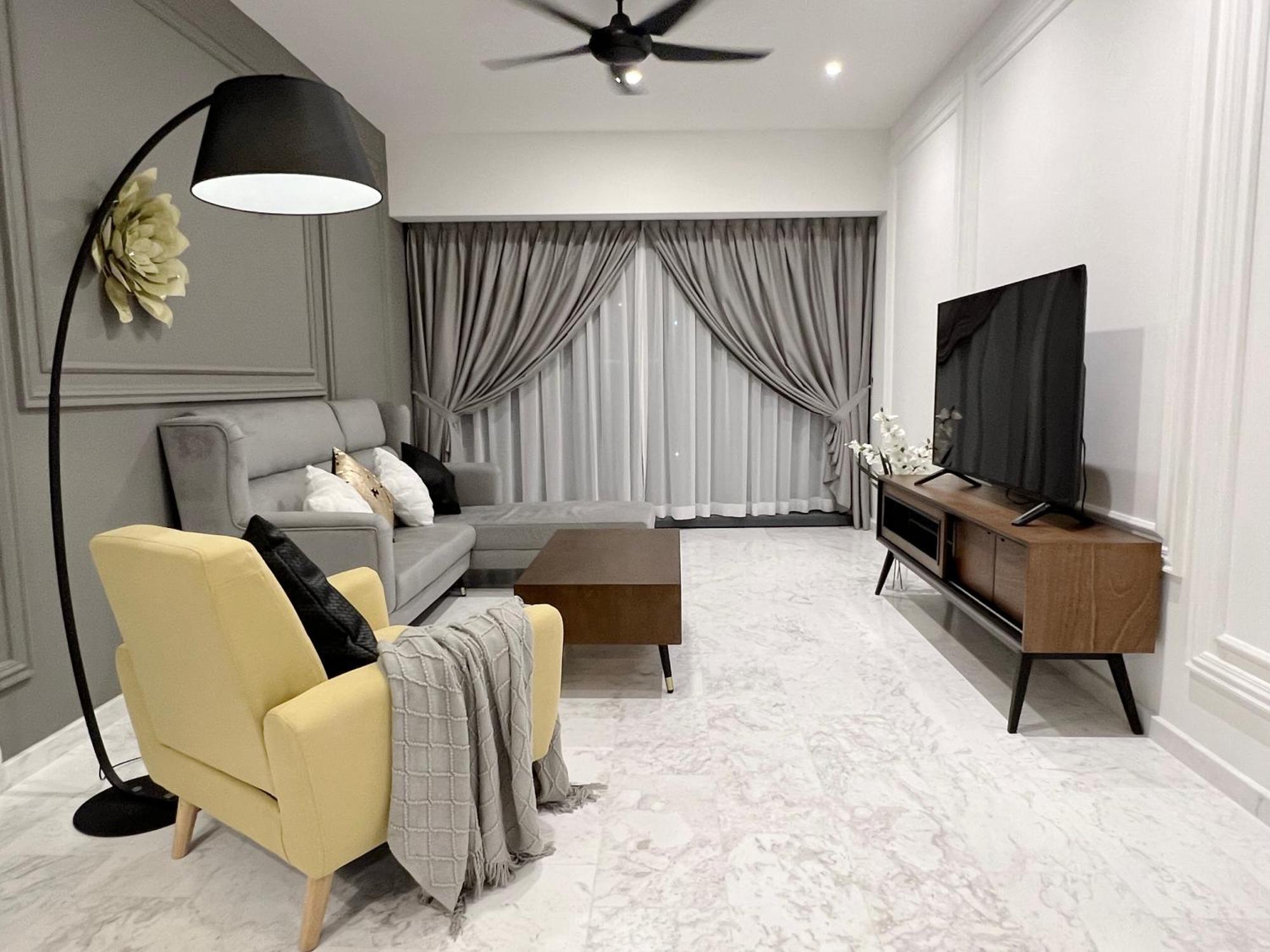 The Eaton Residences By Times 8 Aparthotel *