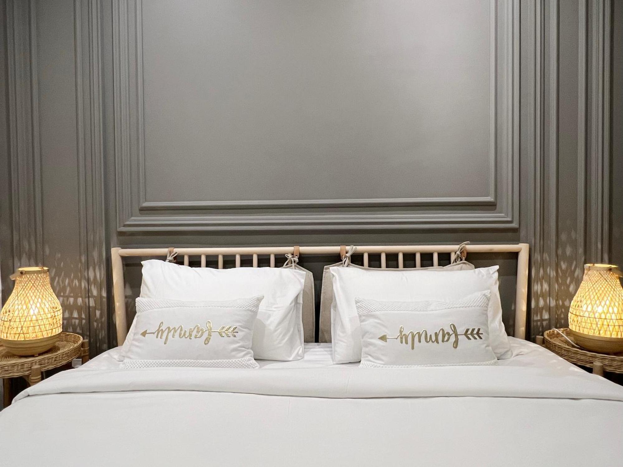 Aparthotel The Eaton Residences By Times 8 *