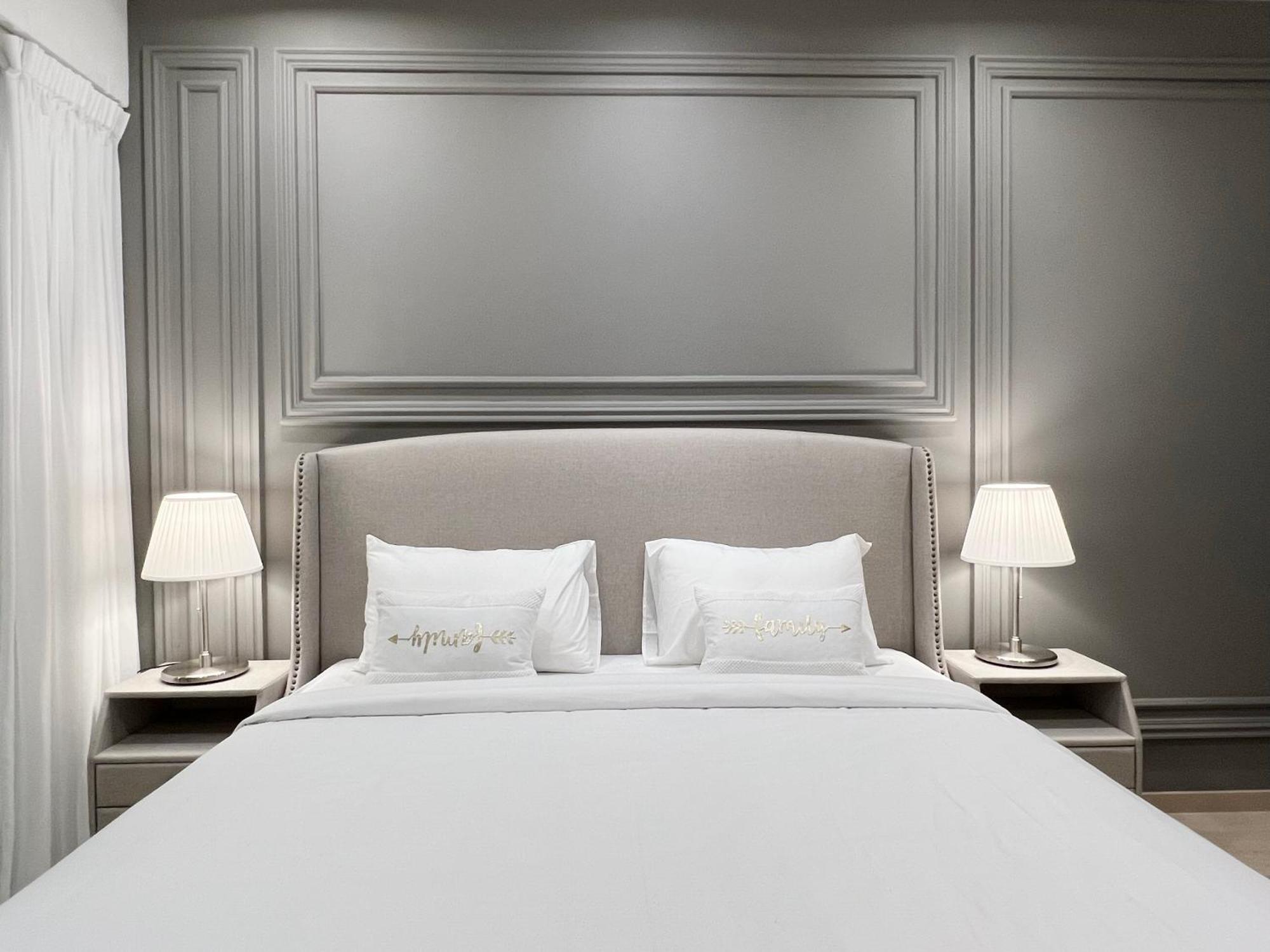 The Eaton Residences By Times 8 *